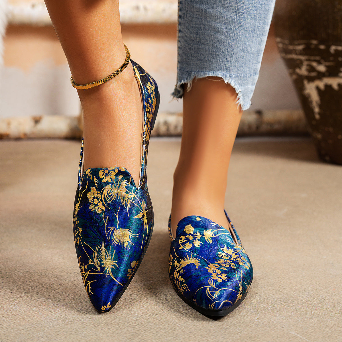 Printed Shallow Mouth Pointed Flat Large Size Women's Shoes