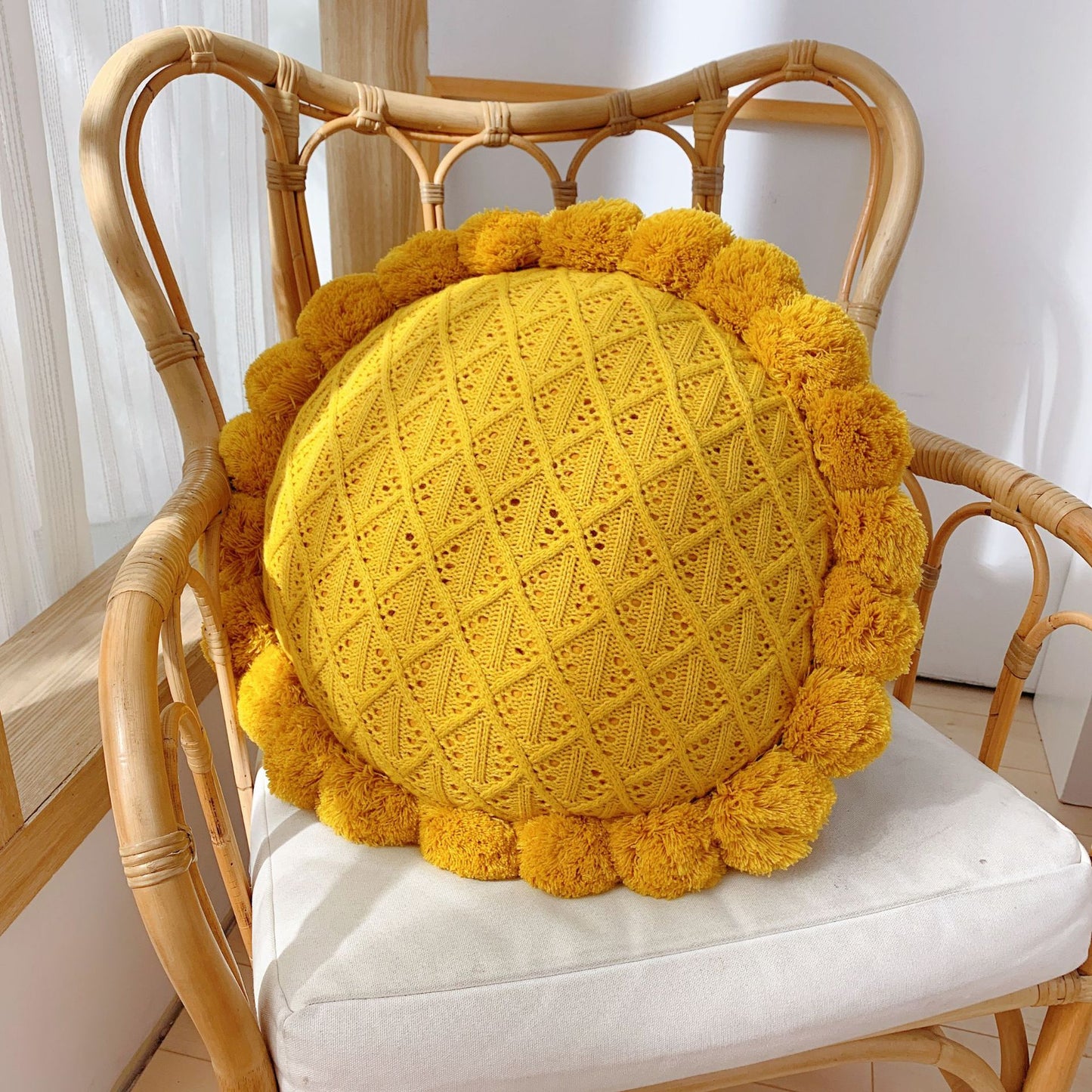 Creative Ball Pillow Futon Knitted Cushion