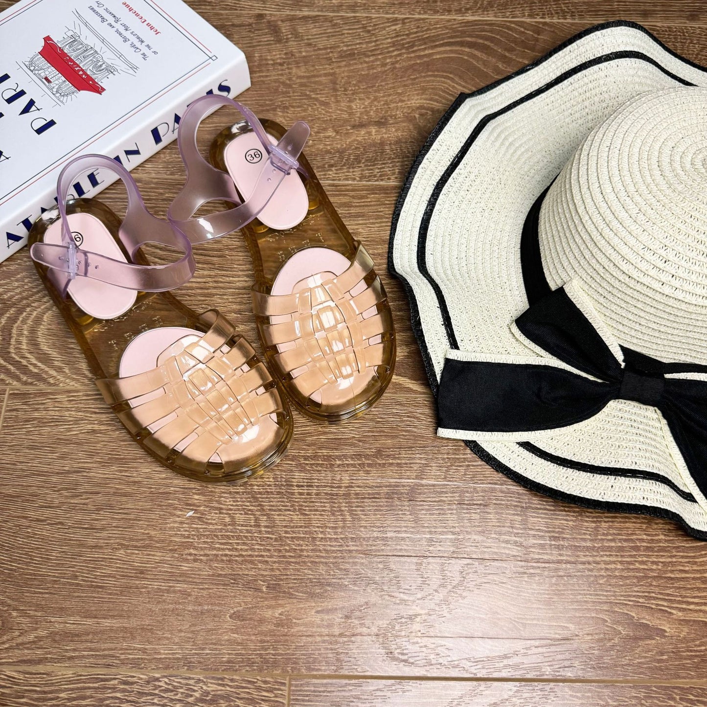 Women's Fashion Hollowed-out Beach Flat Sandals