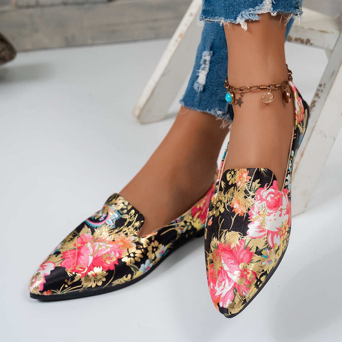 Printed Shallow Mouth Pointed Flat Large Size Women's Shoes