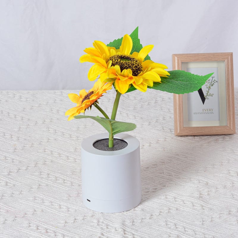 Rechargeable Sunflower Table Lamp – LED Night Light for Bedroom & Desk Decor 🌻